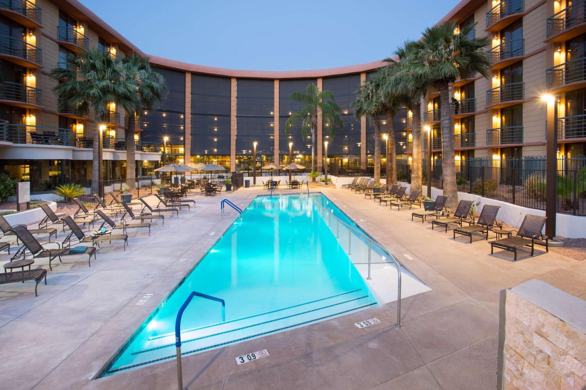 Embassy Suites By Hilton Phoenix Biltmore Zewnętrze zdjęcie