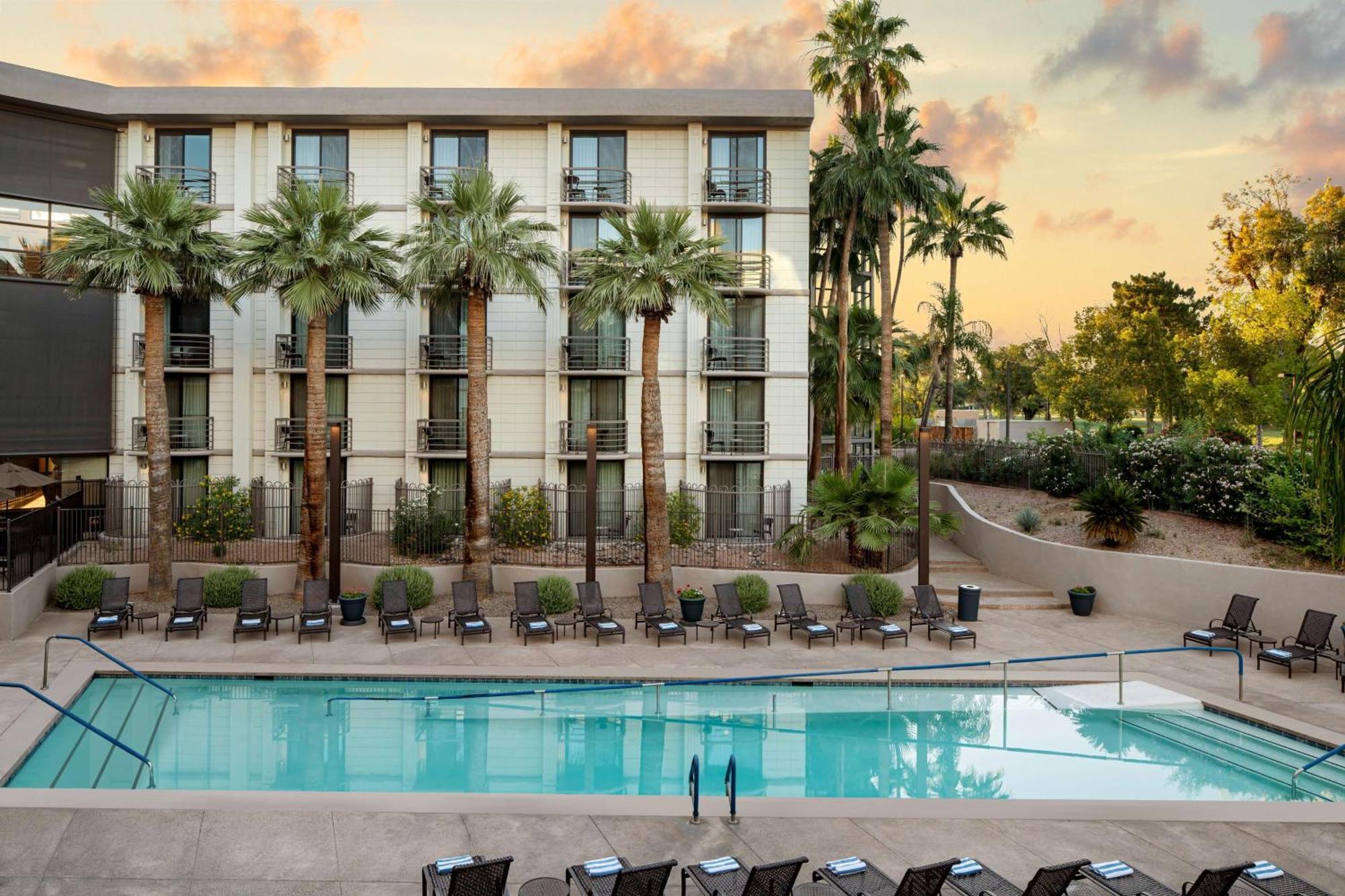 Embassy Suites By Hilton Phoenix Biltmore Zewnętrze zdjęcie